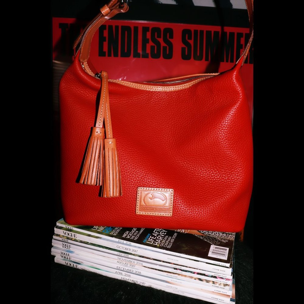 NEW DOONEY & BOURKE PEBBLE GRAIN PAIGE SAC IN RED - Picture 2 of 10